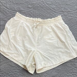 *4 for $10* All in Motion Cream Shorts M
